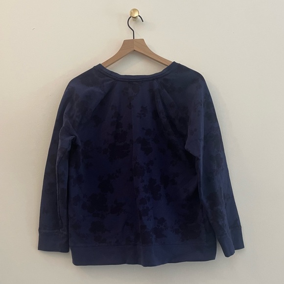 Gap Sweatshirt top pullover Women’s Large Black Blue Floral L - Picture 3 of 3